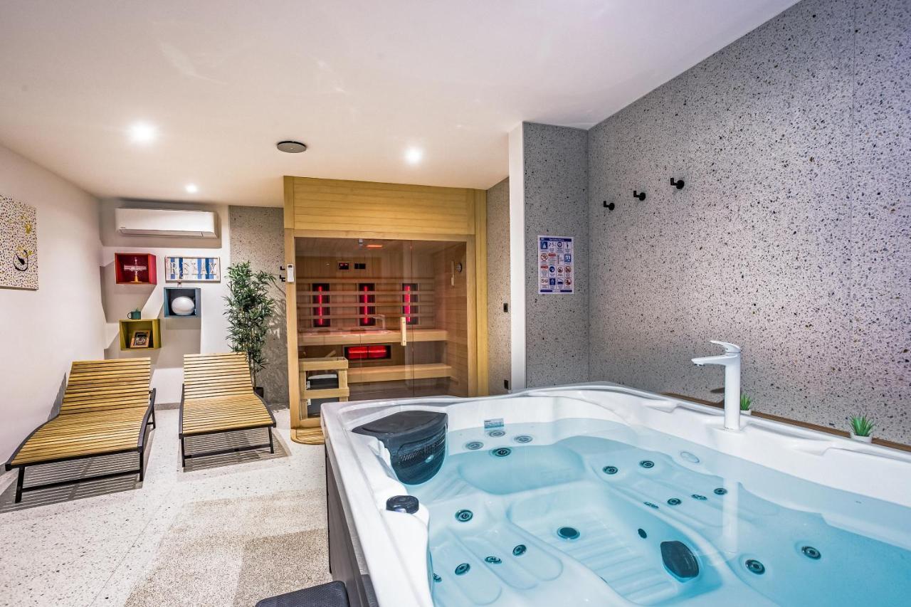 Villa Dispet With Heated Pool, Jacuzzi, Sauna And Cinema Celina Eksteriør billede